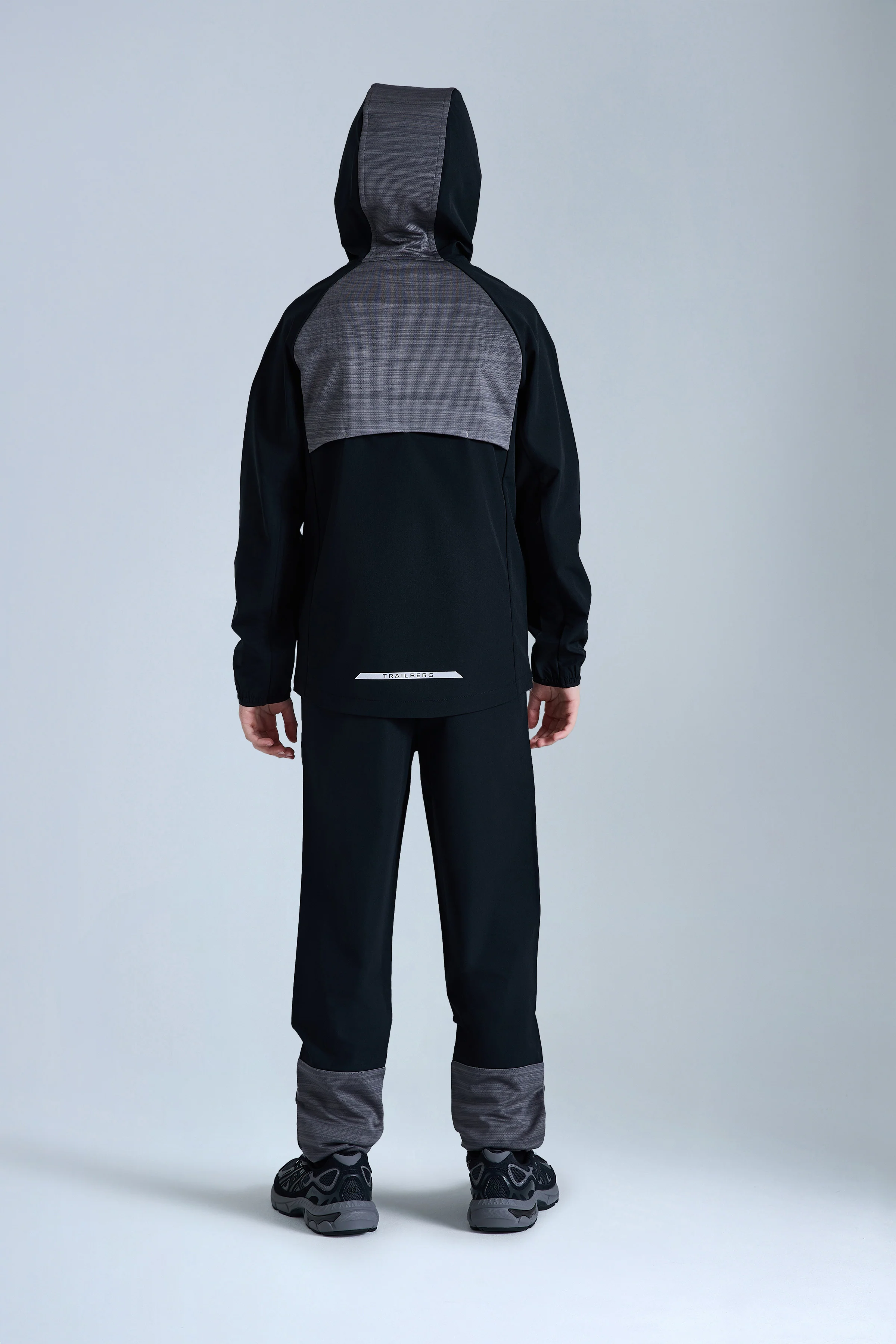 Boys Cloud 2.0 Woven Tracksuit - Black/Urban Smoke - Image 2