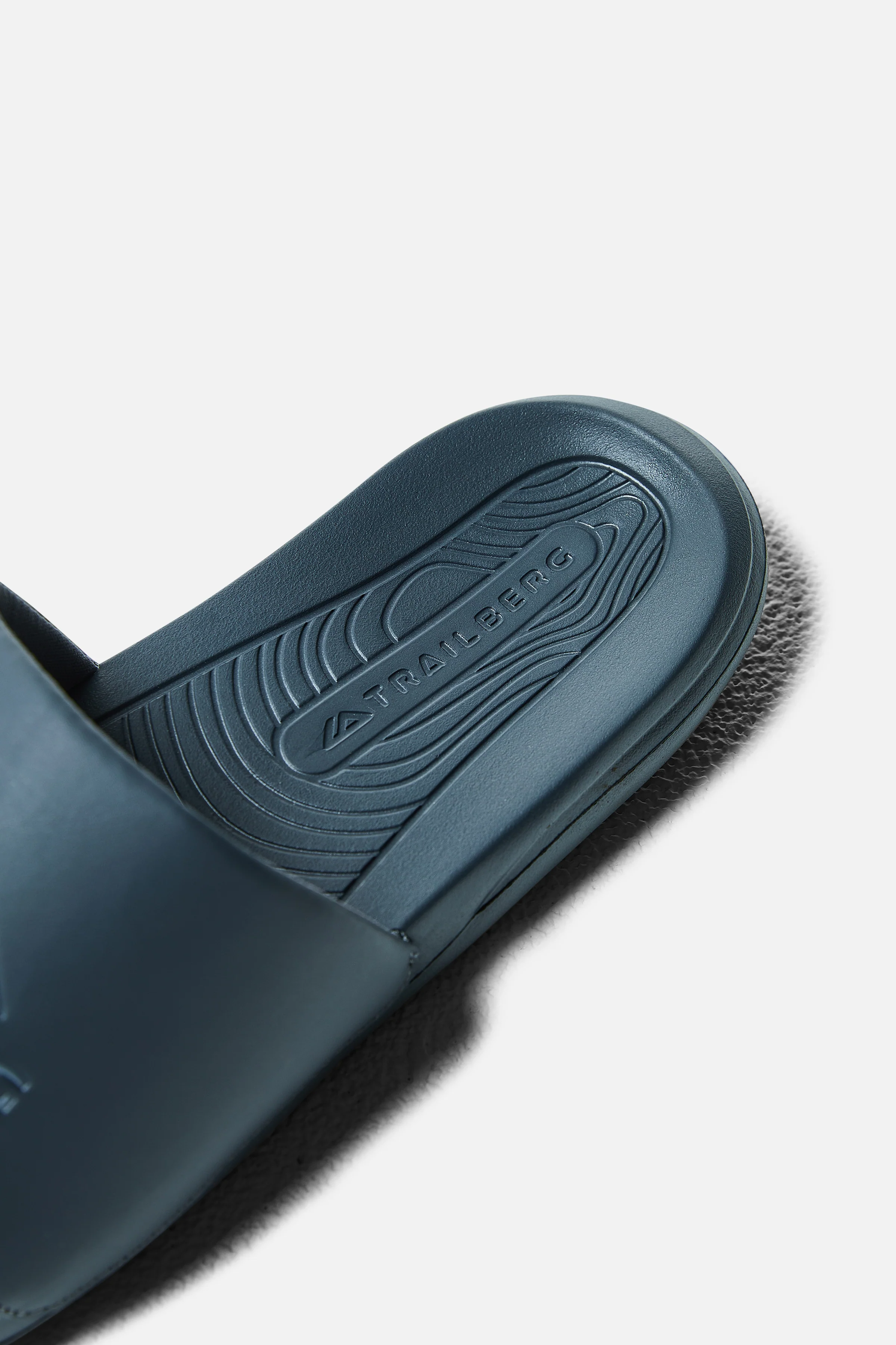 Core Sliders - Moon Grey/Urban Smoke/Volcano Grey - Image 4