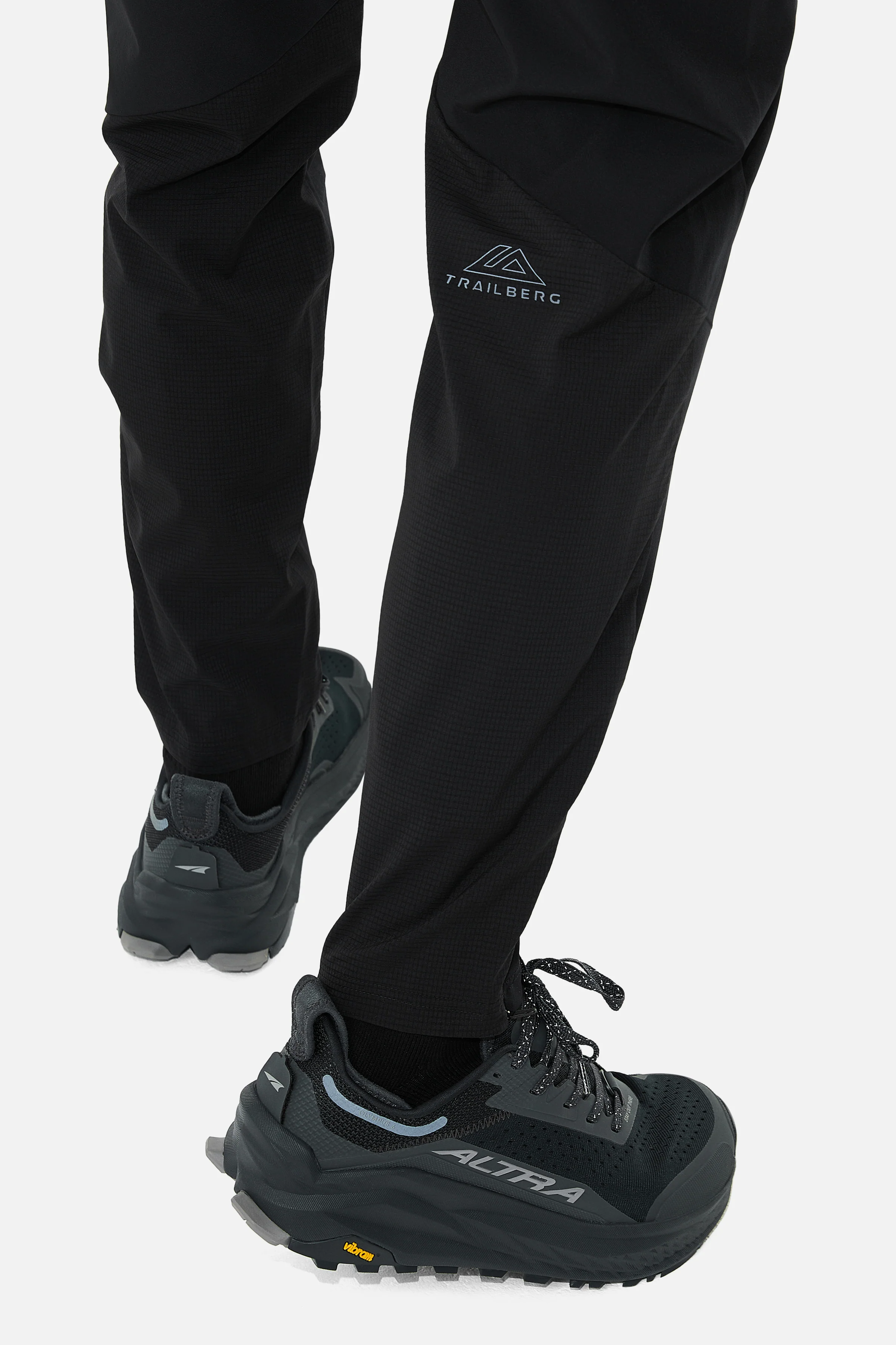 Elevate Tracksuit - Black - Image 12